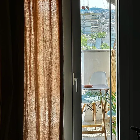 Skyline View - Big Balcony Apartment